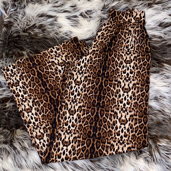 Leopard 2 piece - Picture 3 of 3